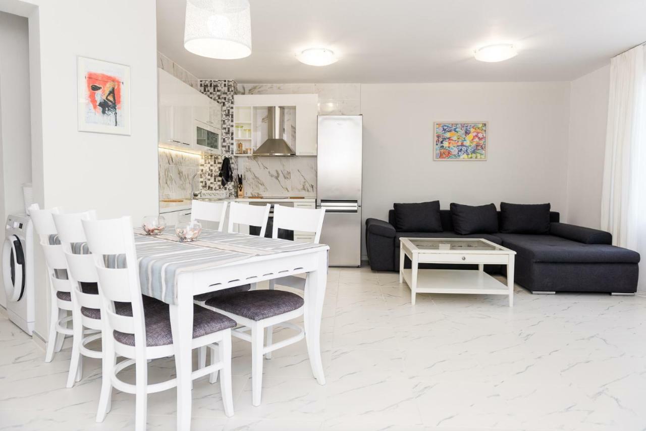 Hiora Apartments Vasiliko Tsarevo Eksteriør billede